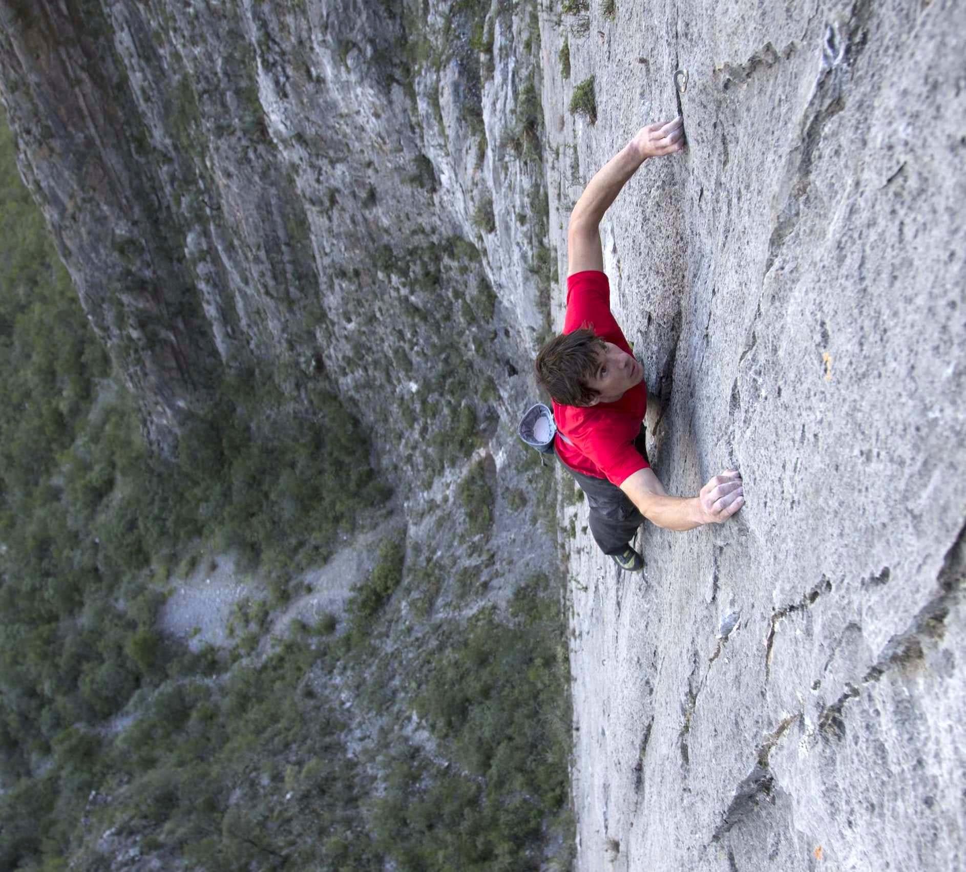 2308 Metrelik El Capitan’ı Ekipmansız Tırmanan Tek Kişi: Alex Honnold