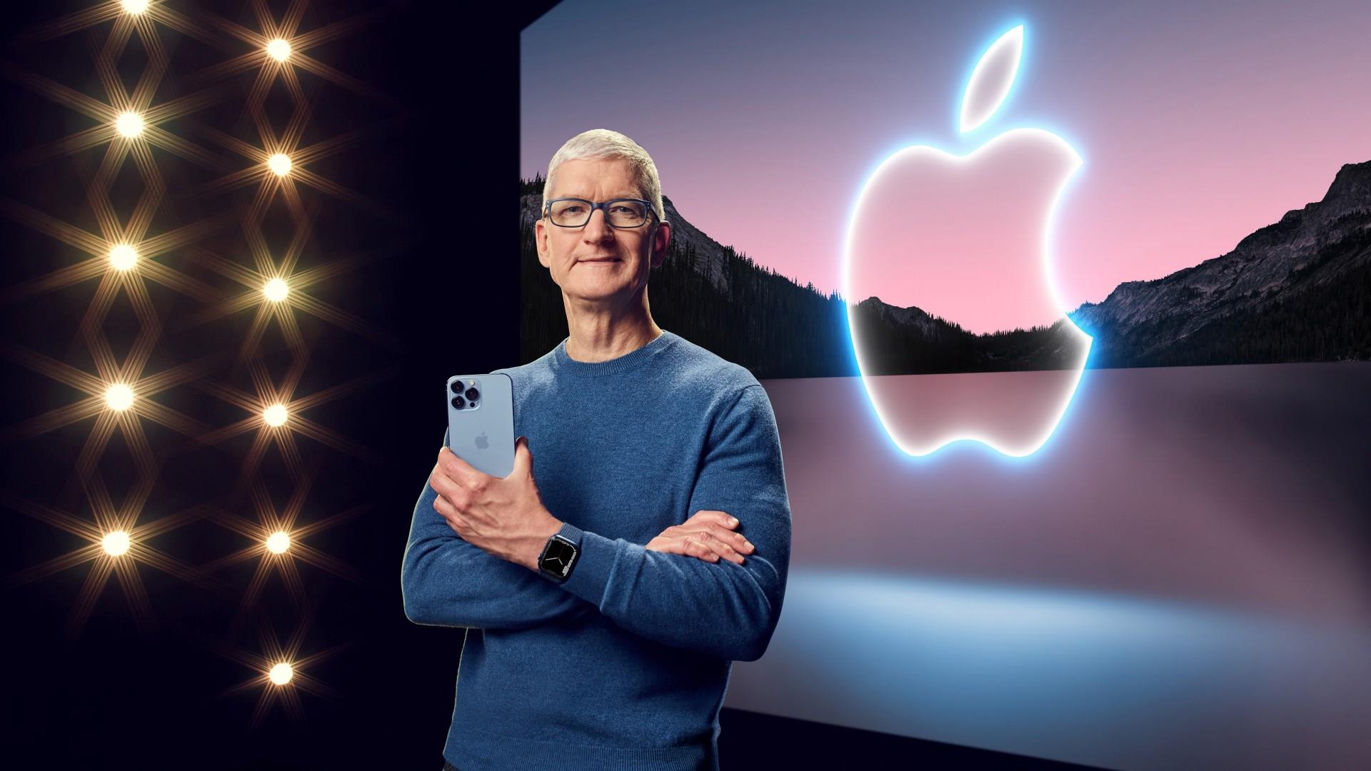 Apple CEO’su Tim Cook, Final Cut Pro Yüzünden Eleştirilerin Odağında