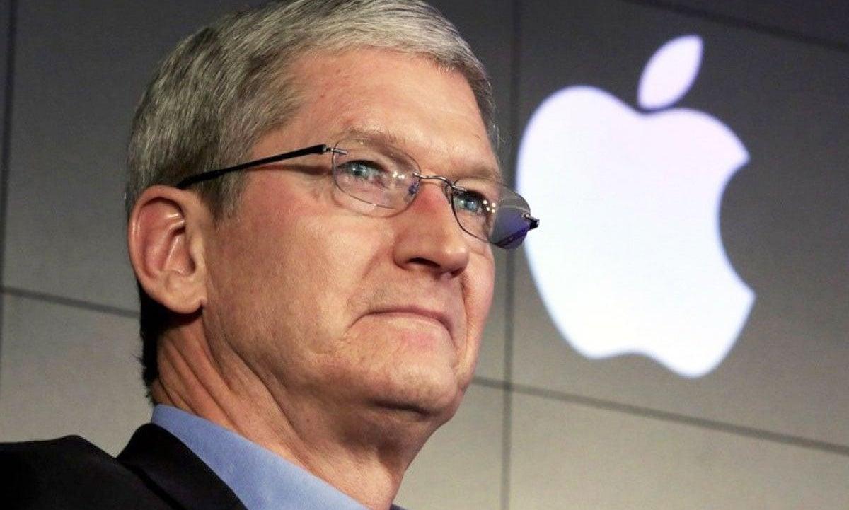 Apple'ın CEO'su Tim Cook'un Serveti 2 Milyar Dolara Ulaştı