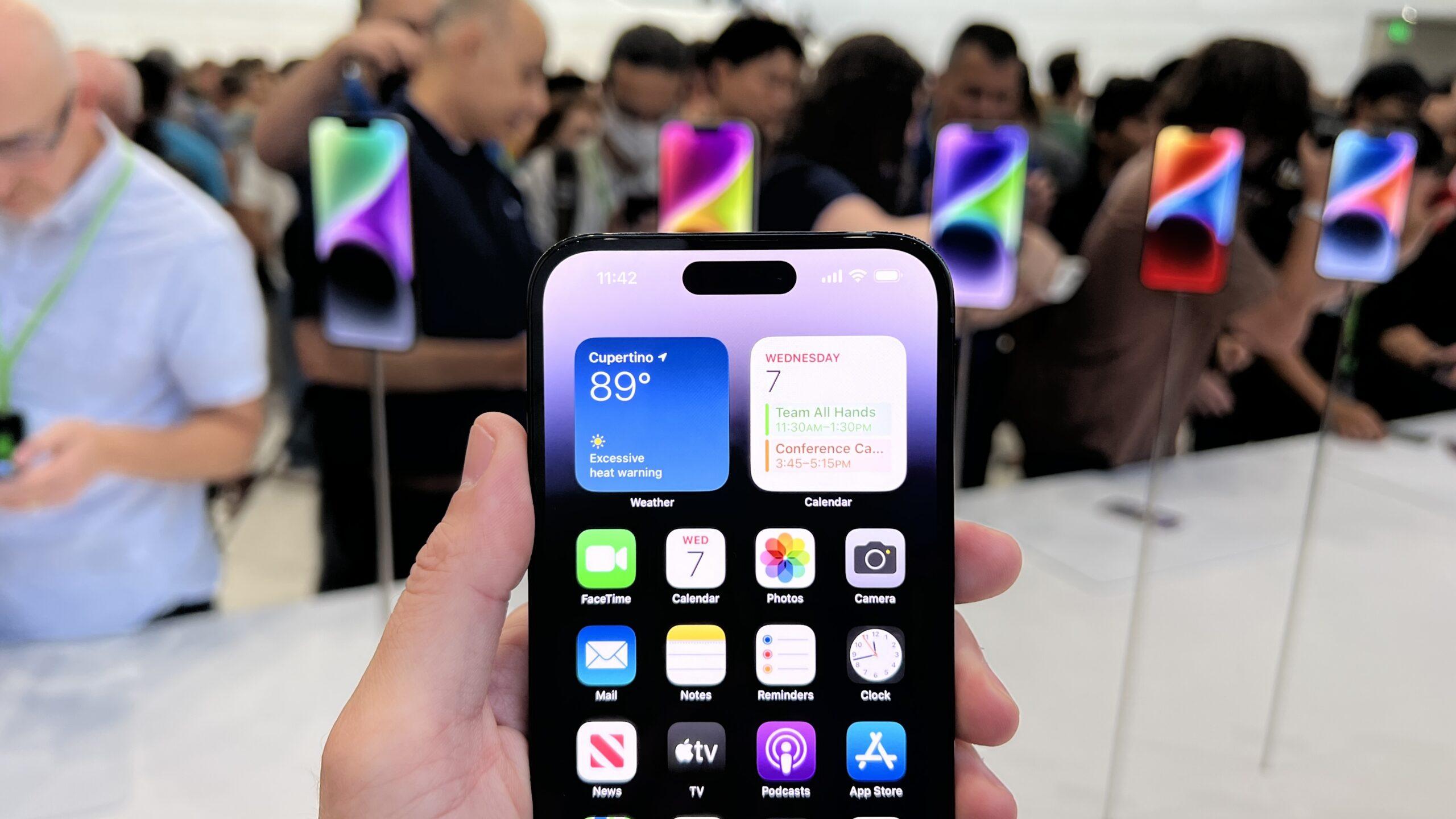 Apple, iPhone 14 Pro Taleplerini Karşılamak İçin Harekete Geçti