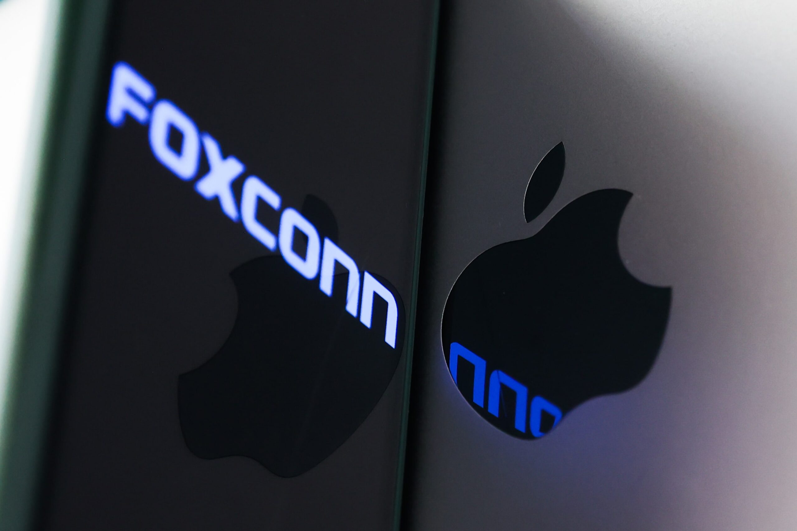 Apple iPhone 15 Üretimini Hızlandırdı! Ortağı Foxconn Binlerce Kişiyi İşe Alıyor