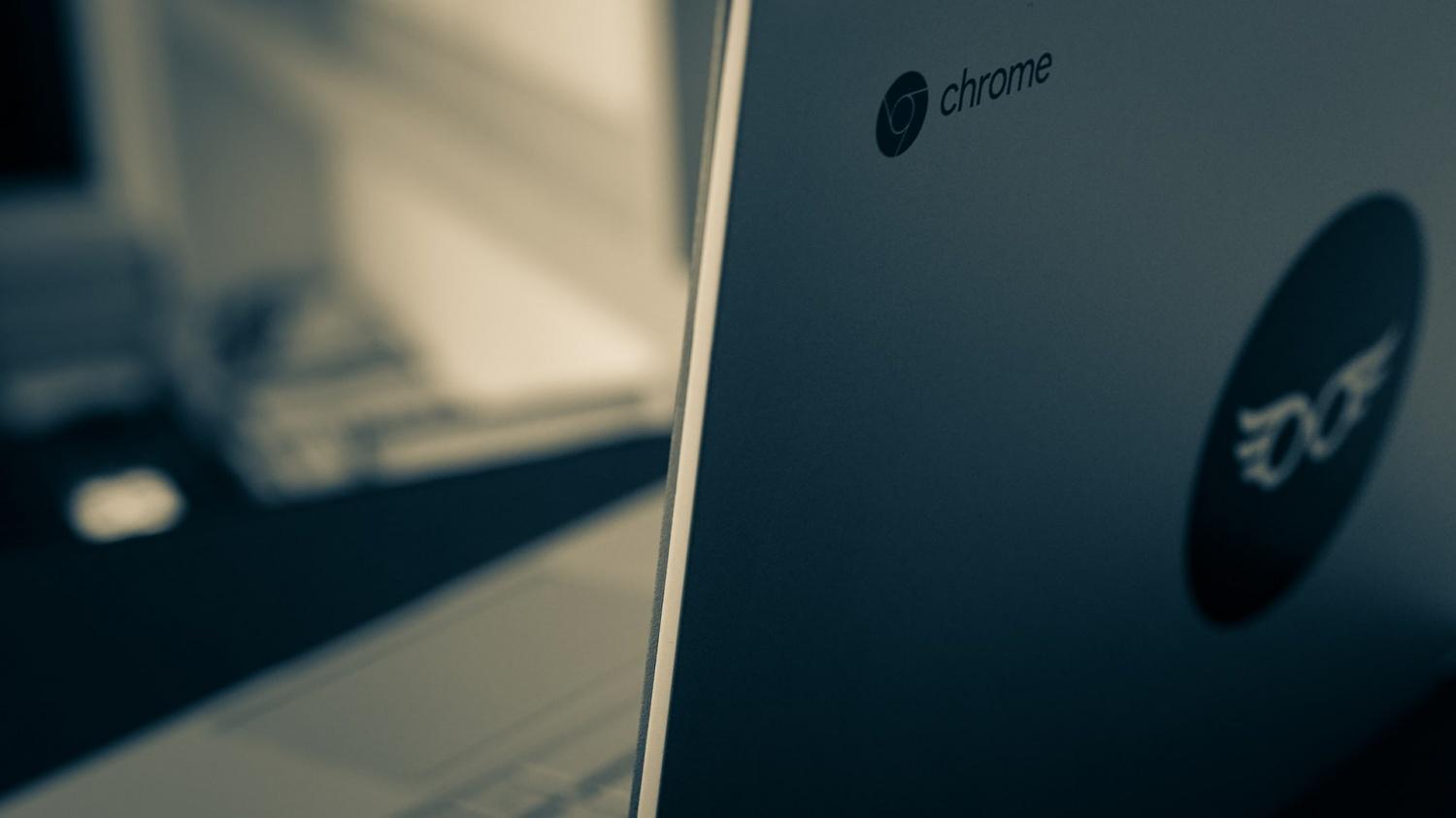 Chromebook Güvenlik İçin Yeni Bir Özellik Ekledi: Biri Ekrana Bakıyor