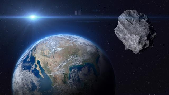 Dünya'nın Yanından Küçük Bir Asteroit Geçecek! Canlı İzlenebilecek!