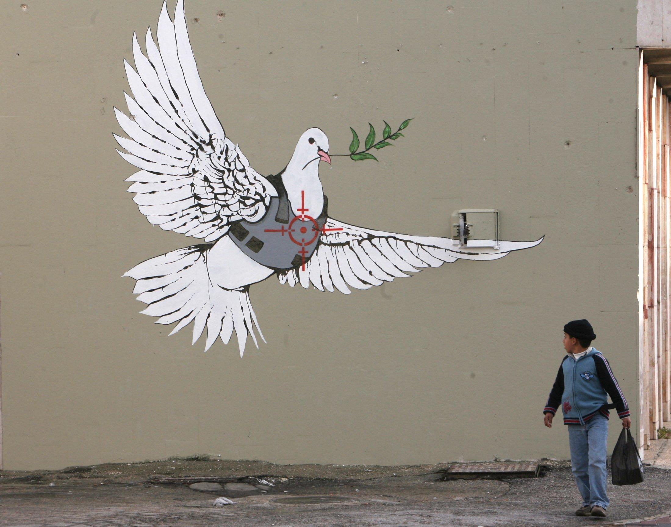 Gizemli Sokak Sanatçısı Banksy, 14 Yıl Sonra İlk Sergisini Açıyor