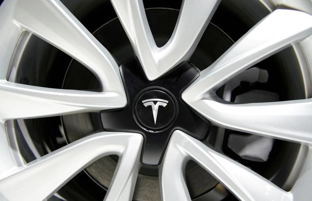 Güney Kore, Tesla'ya 2.2 Milyon Dolar Ceza Verecek