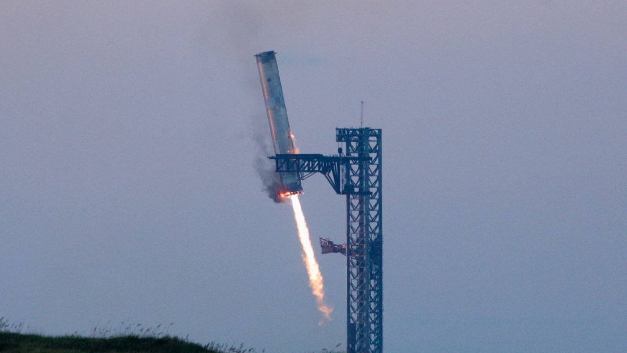 SpaceX İlk Defa Starship Fırlatma Aracını Başarıyla Yakaladı