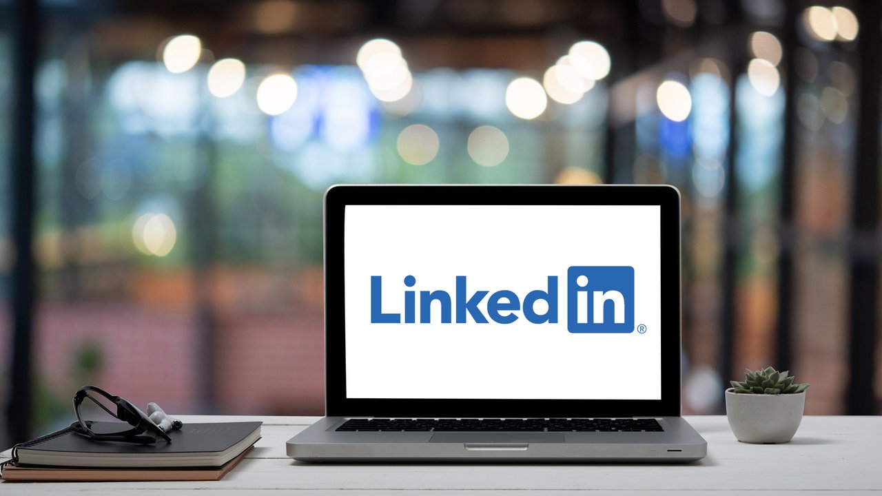 LinkedIn Şirket Sayfaları İçin Sponsorlu Haber Bültenlerini Tanıttı