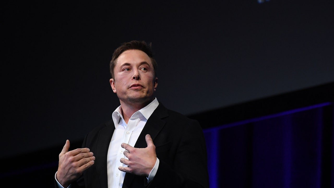 Tesla, Robotaksi Tanıtımını 10 Ekim'e Erteledi: Elon Musk, Otonomi Üzerine Odaklanıyor