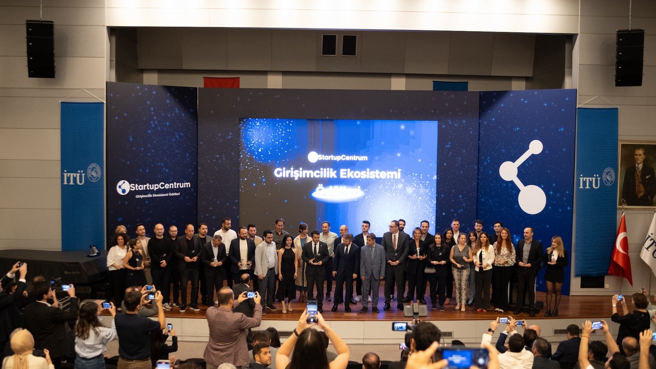 StartupCentrum Girişimcilik Ekosistemi Ödülleri Sahiplerini Buldu