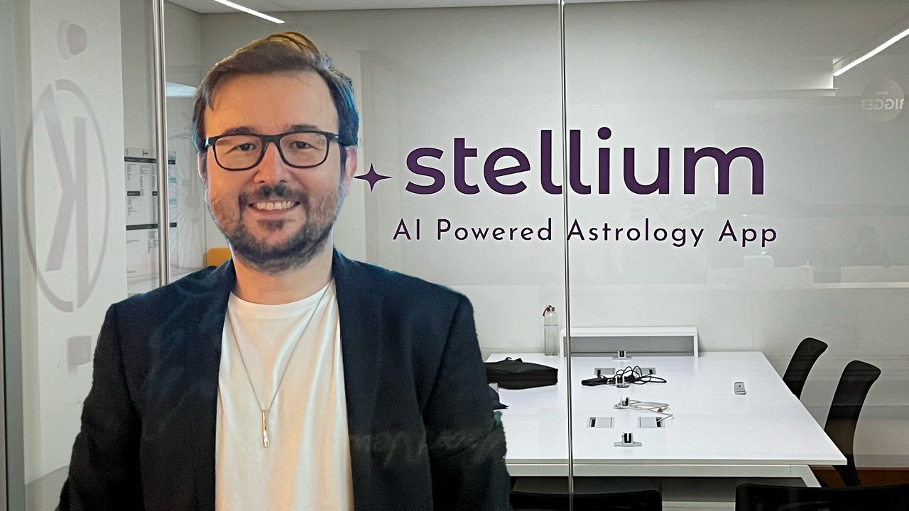 İlişki Tavsiyesi Veren Yapay Zeka Astroloji Uygulaması  Tanıtıldı