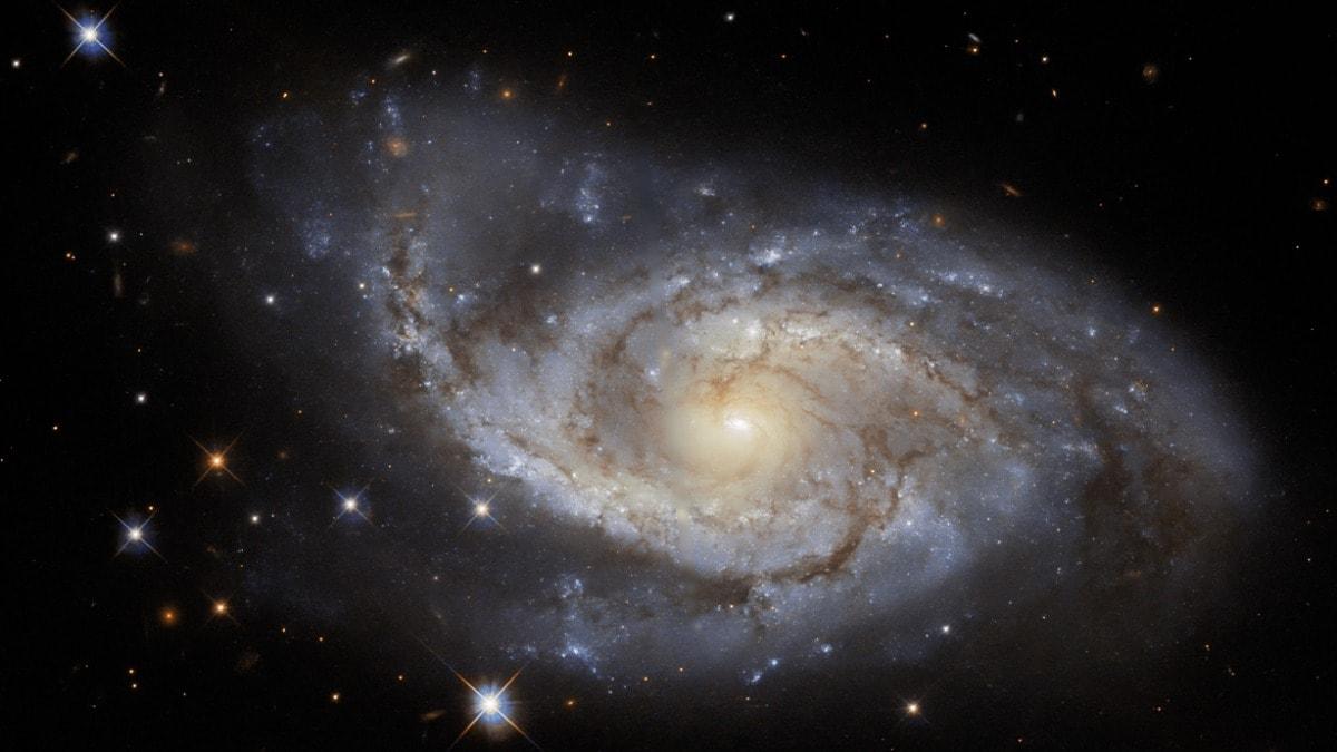 Hubble Uzay Teleskobu Yeni Bir Galaksinin Görüntülerini Yakaladı