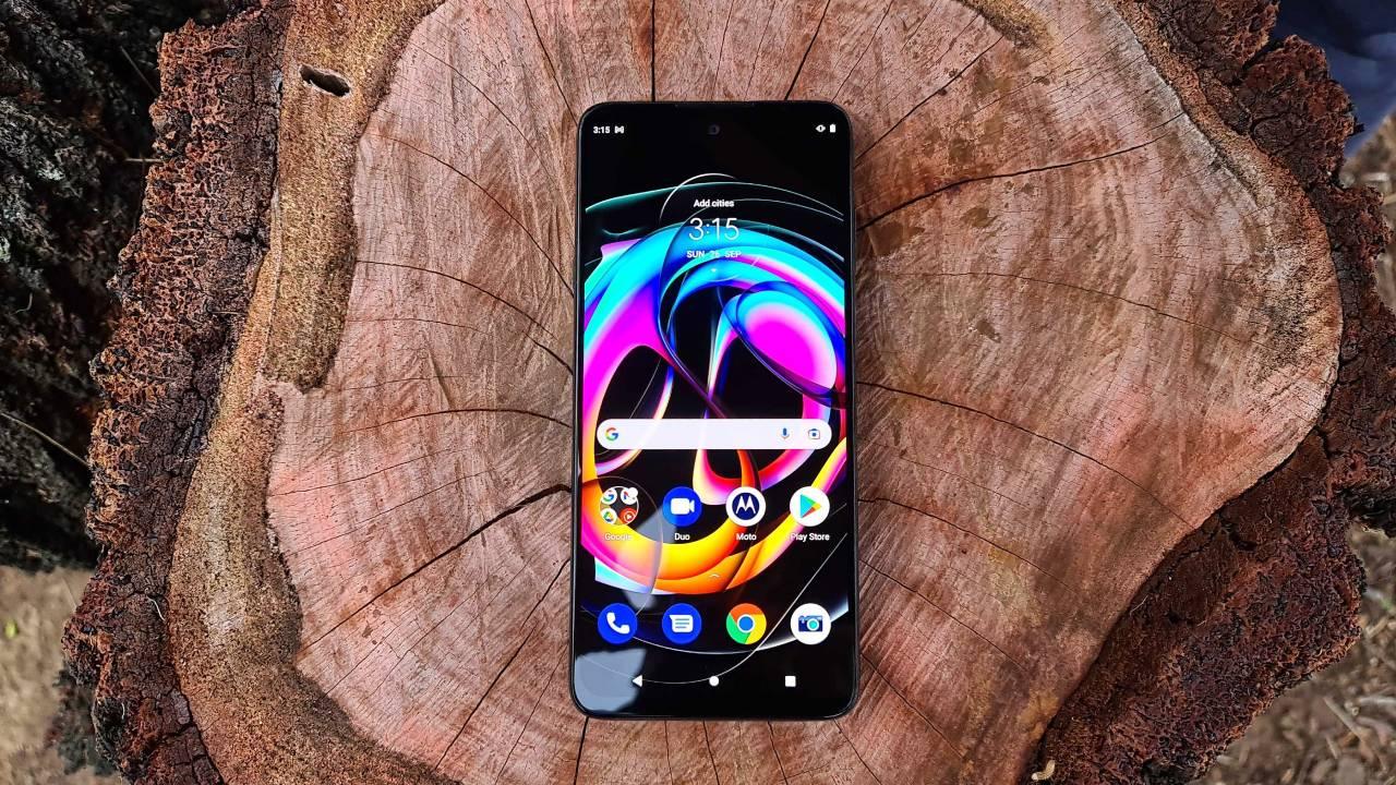 Motorola Yeni Amiral Gemisini Üzerinde Çalışıyor!