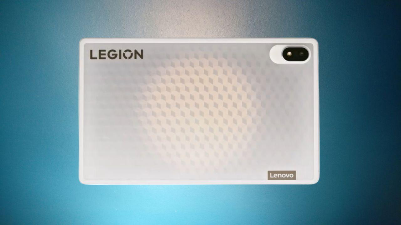 Renk değiştiren Legion Y700 Ultimate Edition tanıtıldı!