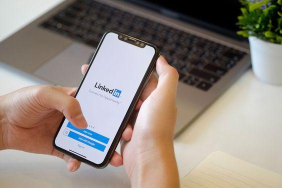 Scheduling is Coming to LinkedIn