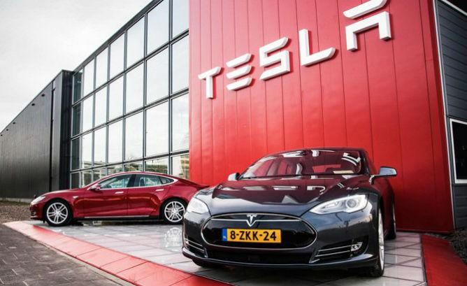 Tesla 1 Trilyon Dolar Değere Ulaştı