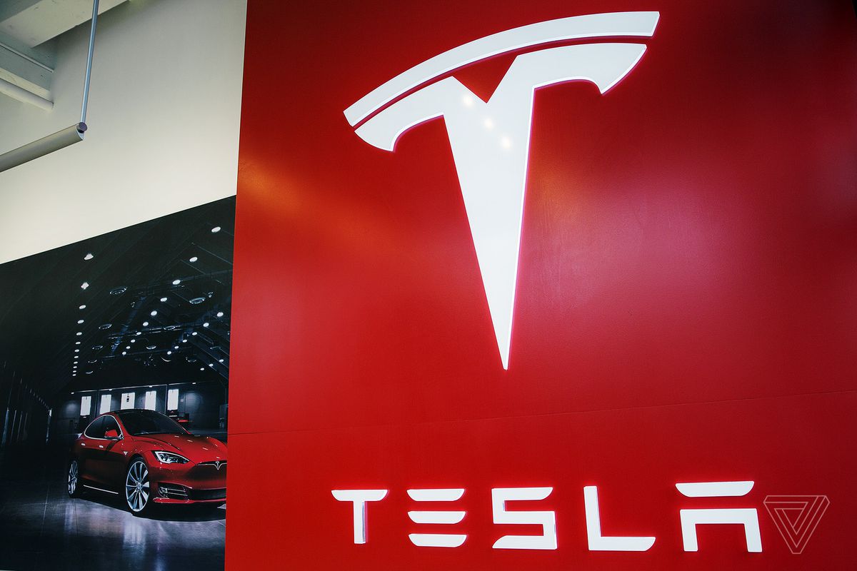 Tesla, Cinsel Taciz ve Yönetim İddiasıyla Karşı Karşıya