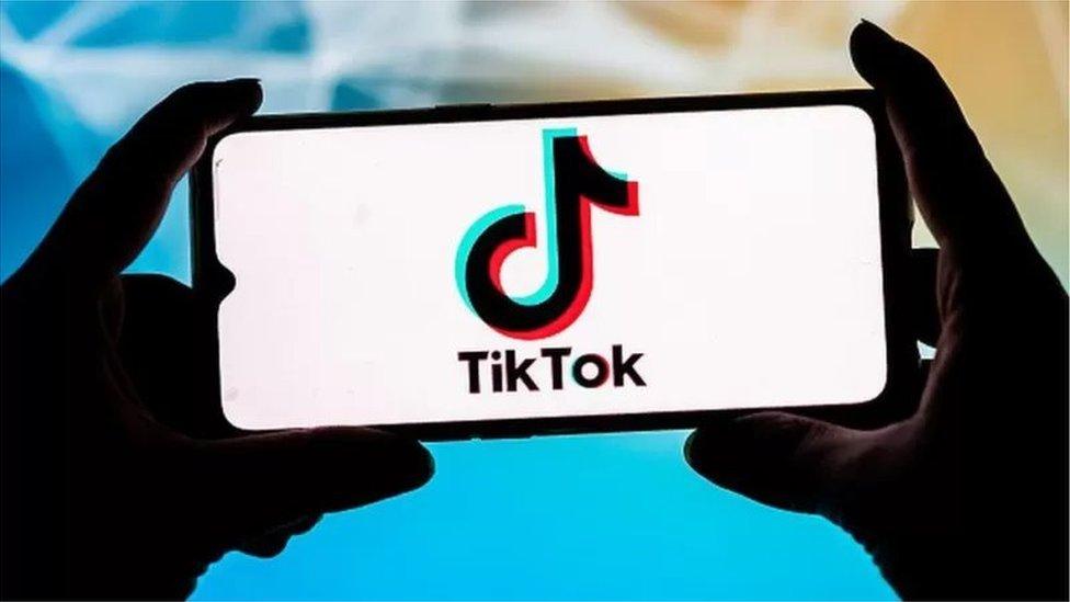 Tiktok, Rus Medyasına Uyarı Etiketi Getiriyor