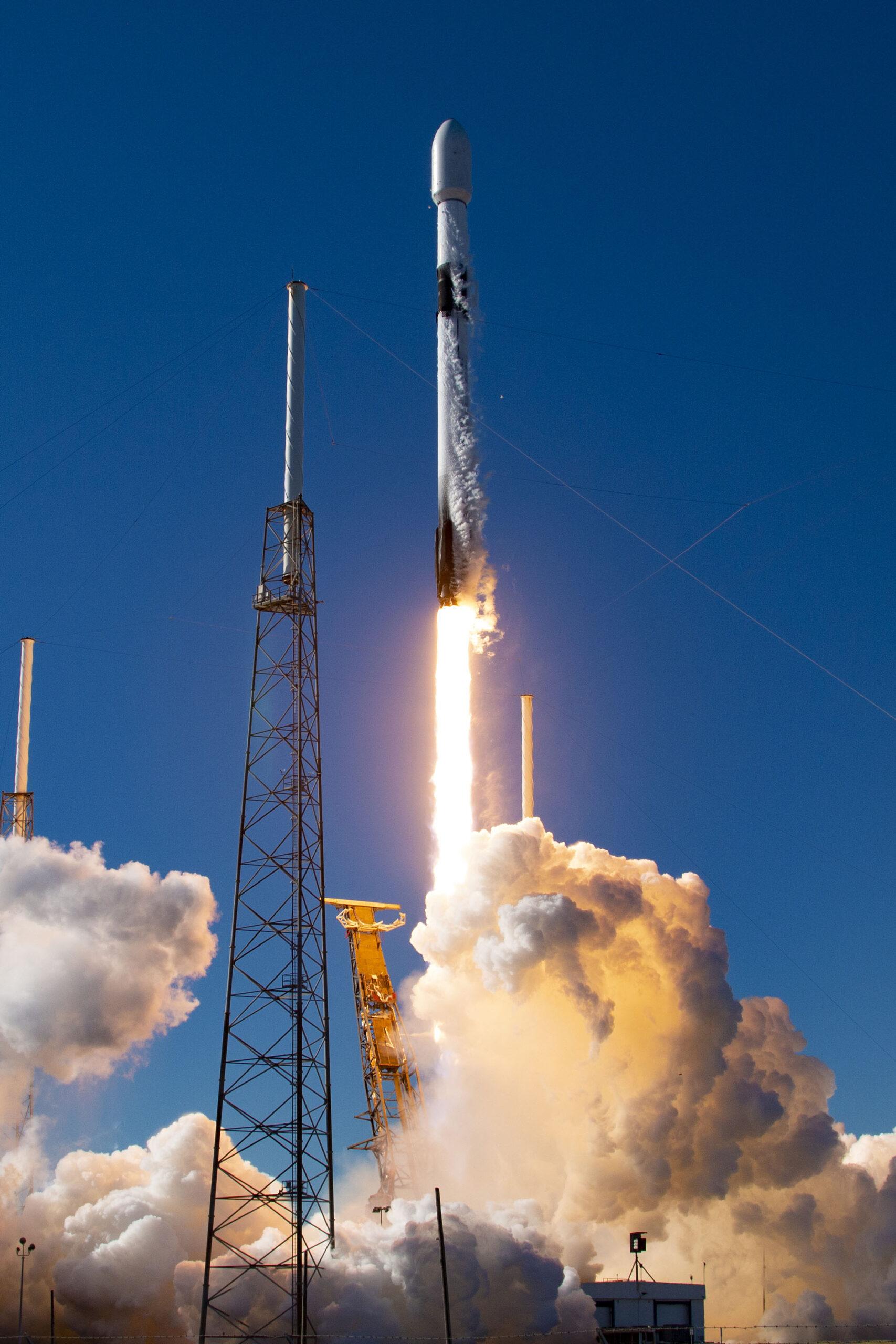 Türkiye’nin İkinci Ticari Uydusu Connecta T1.2, SpaceX Falcon 9 ile Uzaya Fırlatıldı