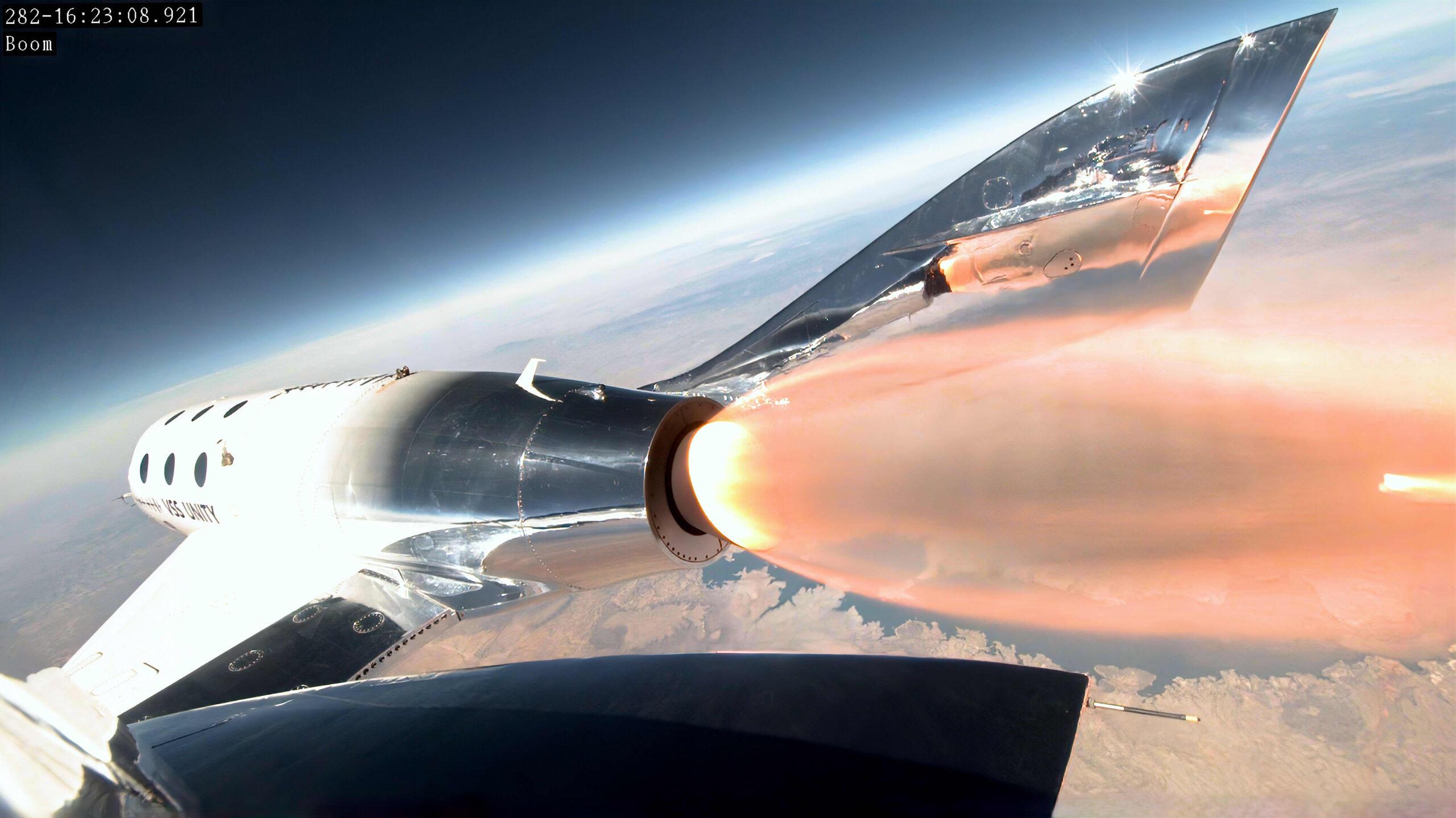 Virgin Galactic, İlk Ticari Uzay Uçuşunu Başlatacak!