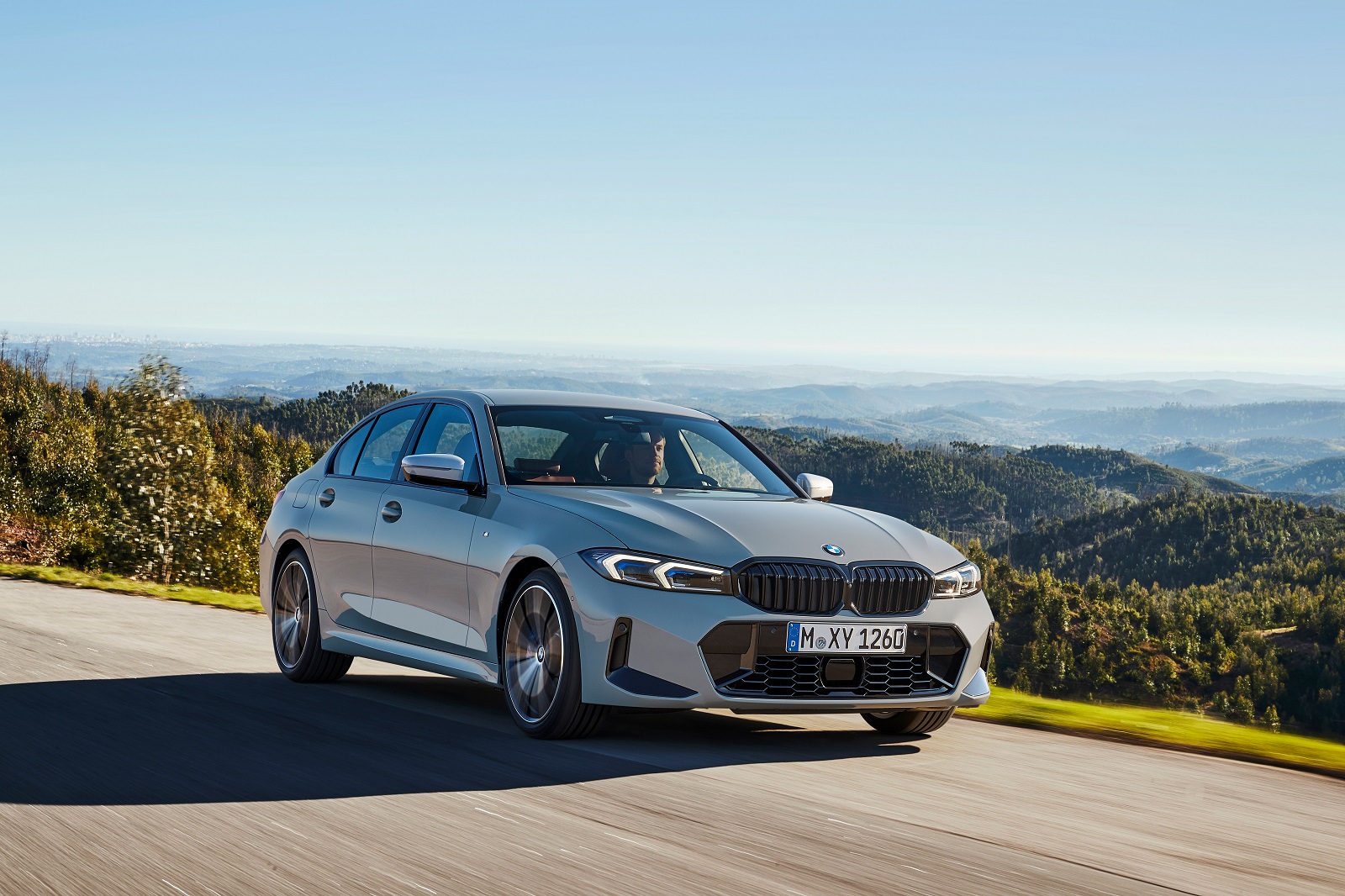 Yenilikçi İç Tasarımı, Kaslı Duruşu ile Sportif ve Günlük Sürüş Keyfini Bir Arada Sunan Yeni BMW 320i Sedan Türkiye’de