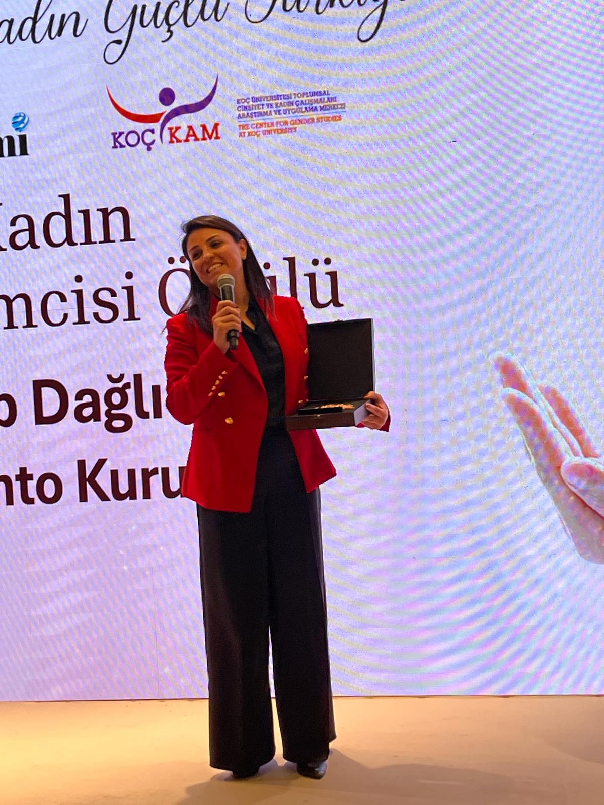 Zeynep Dağlı Kastro, Yılın Kadın Girişimcisi Seçildi